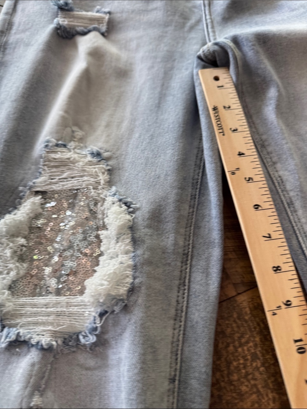 Risen Sequin Light Wash Distressed Denim Jeans Size 2XL - Picture 10 of 11